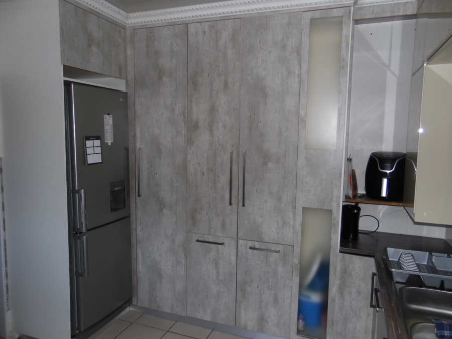 3 Bedroom Property for Sale in Odendaalsrus Free State